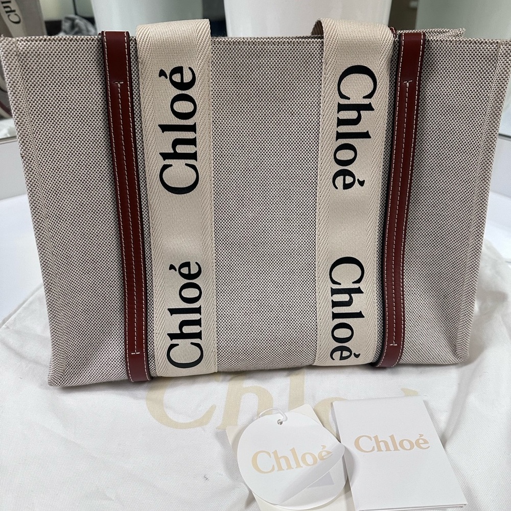 NEW CONDITION $1290 AUTHENTIC Chloe Woody Medium Tote Bag in Linen